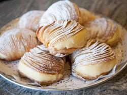 The image for The queen sweet of Naples SFOGLIATELLE